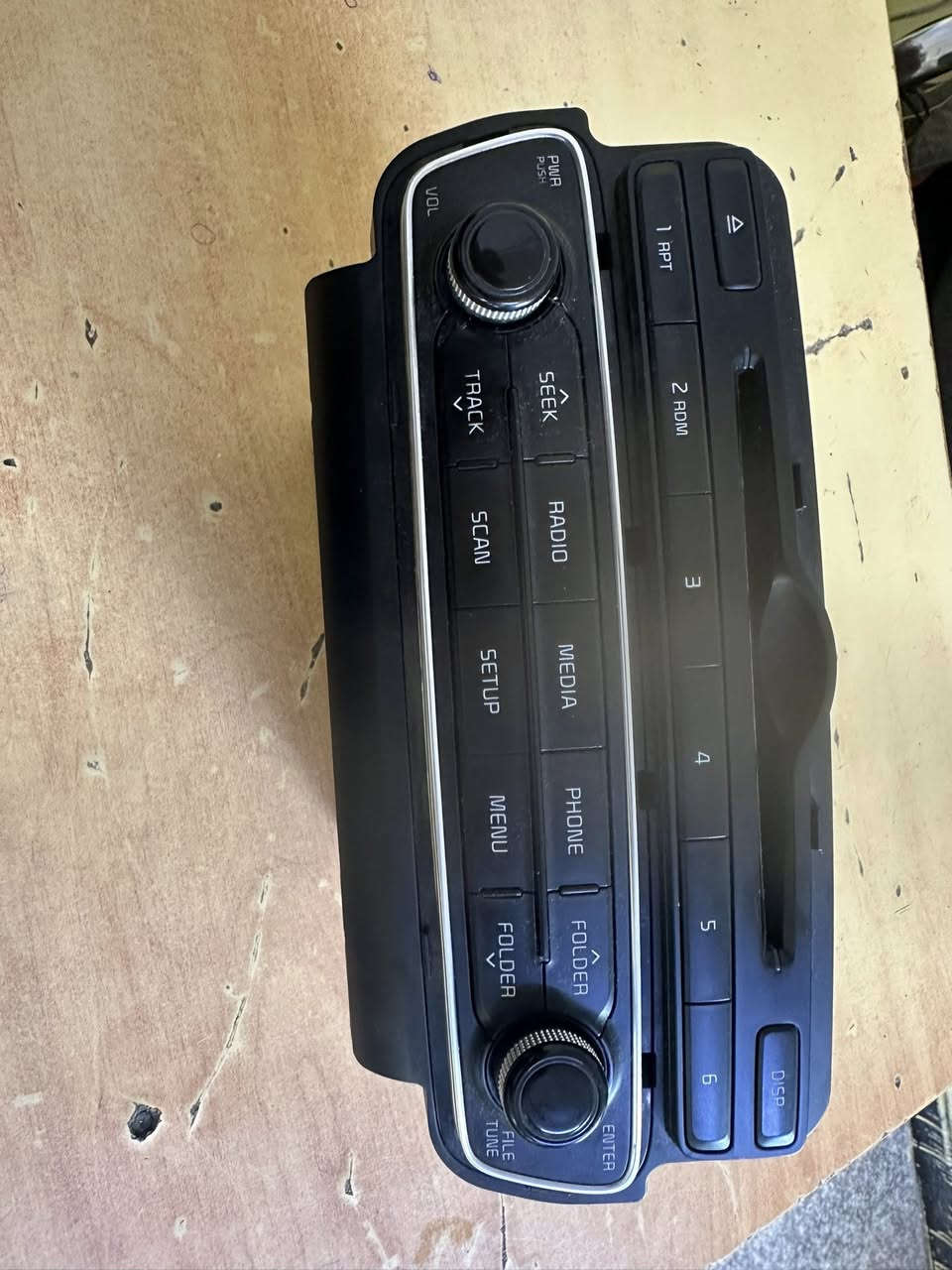 السلام عليكم مسجل كادنزا خليجي موديل 14/15
مع  إطار الشاشه للبيع 
***********
