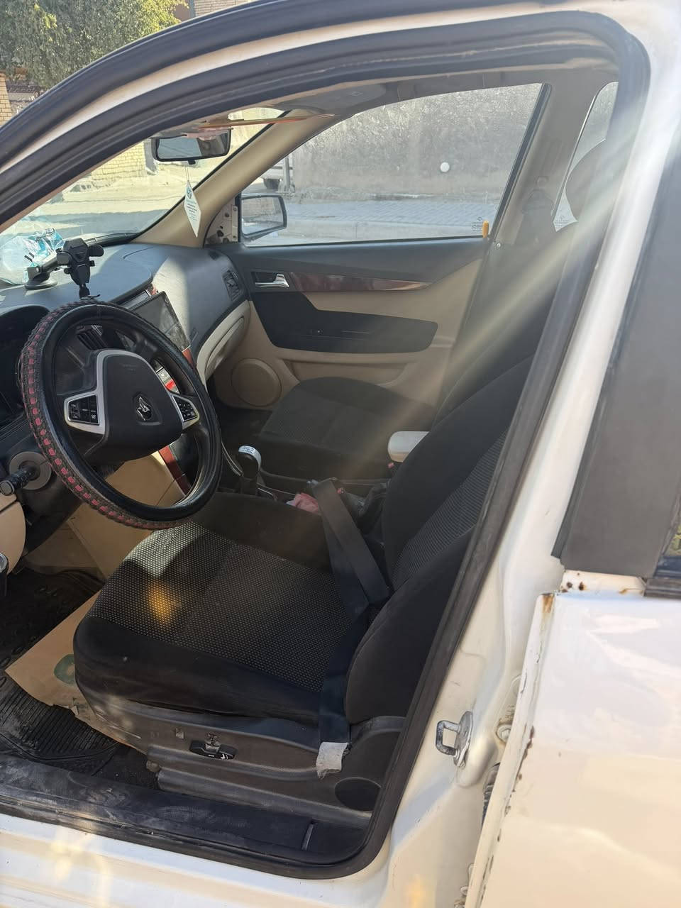 السلام عليكم سمند دنا موديل 2018 ماشية 30الف سابقن نضربت وصلحت بس مو تصليح مضبوط وسيارة شوفت عينك بدون رقم الرقم عل مشتري رايدها 32ورقة وتصل وبيك خير ودلل *********** مكان بغداد البلديات
