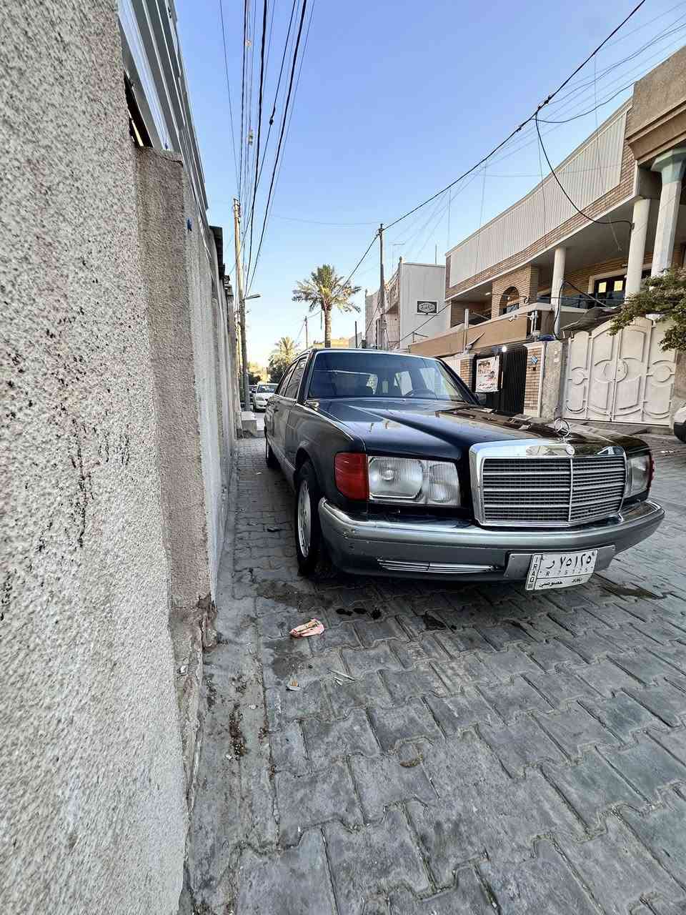 السلام عليكم 
للبيع مارسيدس جامبو مديل 1990
باب قصير دبل مروحة دبل فتبم بردة كهرباء 
رقم بغداد الاماني 
محرك وكير بلادي 300قبق اسود 
تخم تاير جديد ويل كب 
صدر امامي خلفي  100/75
صبغ جديد صابغهة بعدهي ما مبولشة 
يرادلهة ترتيب الكشنات الامامية بس المقعد 
العنوان بغداد الكرخ شارع الربيع 
السعر 65وبيهة مجال 
هاتف ***********
