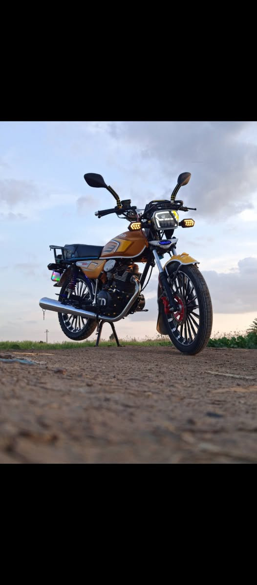 دراجه سونك موديل2025
مشدود ب 2026 صارله 27 يوم مشدوده
محرك 200cc جواكيج 
لون المحرك اسود
الدراجه تاخذ منه شلعه ومعدل فول مكفوله كفاله عامه 
الدراجه مجنبزه من كلشي 
وبيه منفيس مال الشركه 
والدراجه كامله من كلشي كدامكم مثل ما موضح يمكم
 
         السعر خاص. 

الرقم *********** وبي واتساب متواجد 24ساعه
