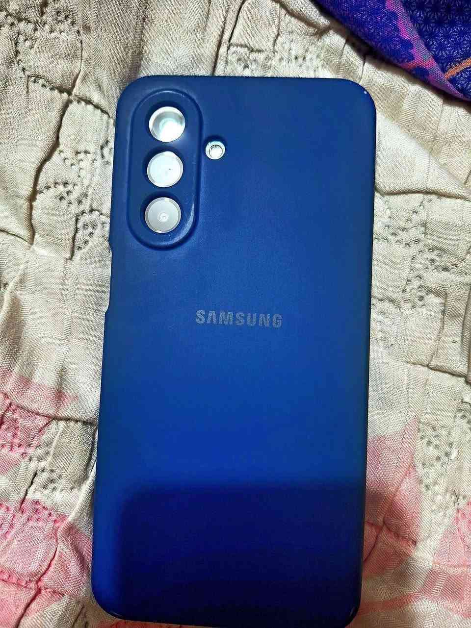 📱 سامسونج Galaxy A17 (أخو الجديد) ✨
الحالة: نظافة 100% (ولا شخط) - استخدام شهرين فقط.
الضمان: ضمان وكالة رسمي متبقي فيه 10 اشهر.
الدعم: مدعوم بتحديثات نظام وأمان لمدة 6 سنوات.
المواصفات:
الذاكرة: 128 جيجابايت.
الرام: 4+4 جيجابايت (أداء سريع وسلس).
الشبكة: 4G مستقر وقوي.
الشاشة: Super AMOLED (ألوان خيالية وسطوع ممتاز جوه الشمس)
➕ الإضافات: يأتي مع كفر حماية هدية + كرتونه وكامل ملحقاته الأصلية.
💰 السعر: [220 الف]
📍 الموقع: [حله الاكرمين] حلة, بابل


**إذا كنت صاحب هذا الإعلان وتريد حذفه لأي سبب، رجاءا أرسل رسالة إلى الدعم الفني**