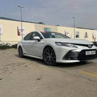 toyota camry 2024  مواسەفاتی Gle قەپات مواسەفات خلیجی هایبرید دوو پەنج...