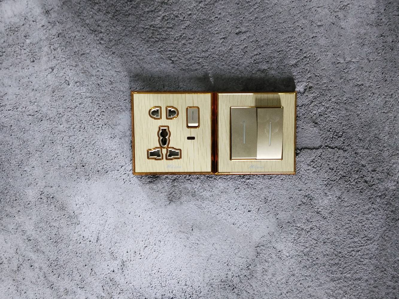 السلام عليكم كهربائي منازل 
وشغل نضيف ودرجة اولى 
وسريع ان شاء الله اتصل وبالخدمة 