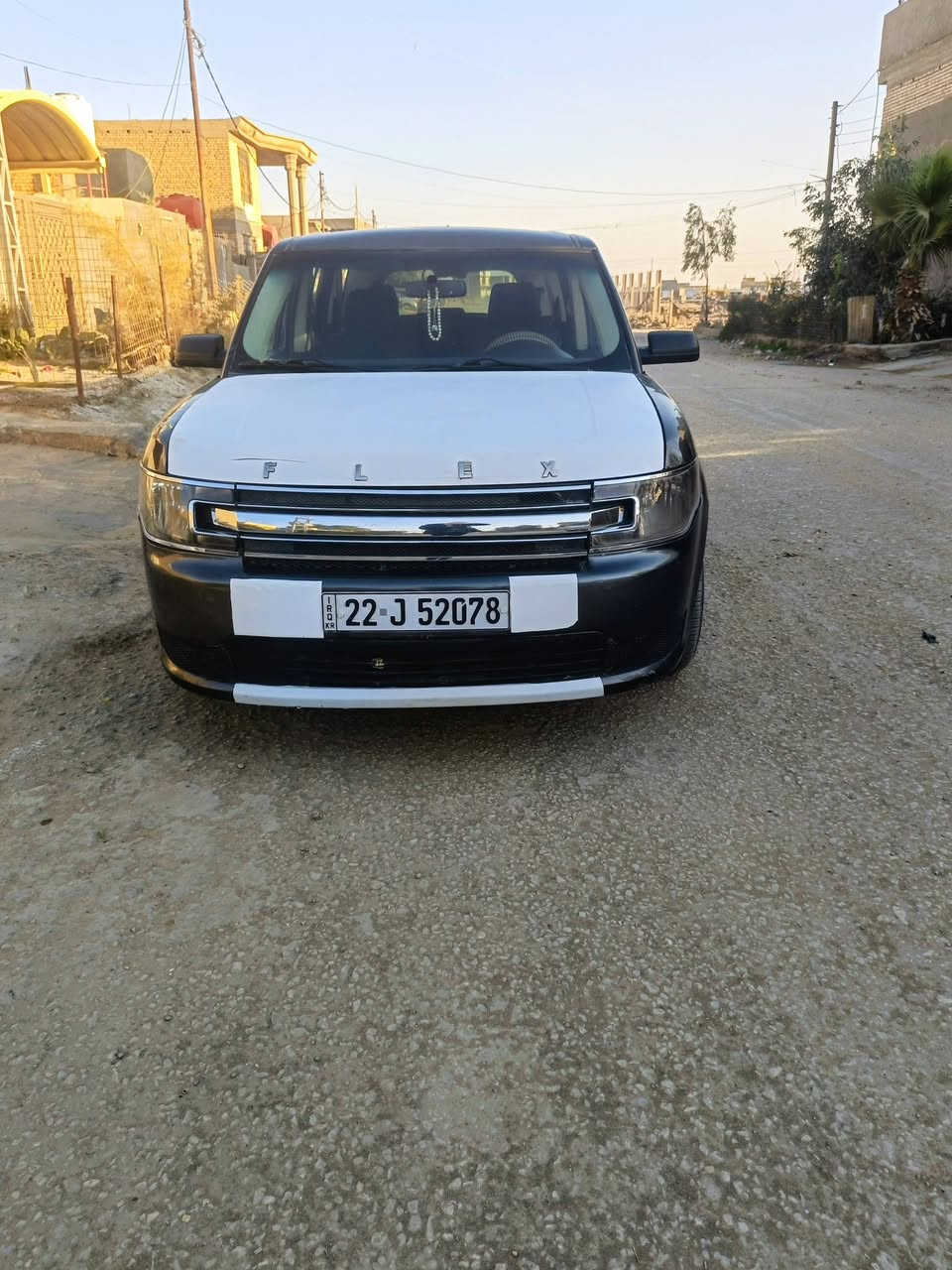 السلام عليكم للبيع او مراوس حسب الرغبه  فورد فليكس 2018مكينه 6سلندر 3500مكينه كير كفاله حادثهى موضح بلصور السياره ليبل واحد كشنات مخمل 7راكب3قطع تبريد كامره خلفيه دواره حساسات تحكم ستيرن جهتين دفع ثنائي  خلفيه 6ايرباك رمز بلباب بعد بيها مواصفات  رقم اربيل الجديد تريد وكاله تريد تحويل السياره جاهزه من كلشي تخم تاير جديد مكاني حله الهاشميه اي استفسار عبر الواتساب ***********
