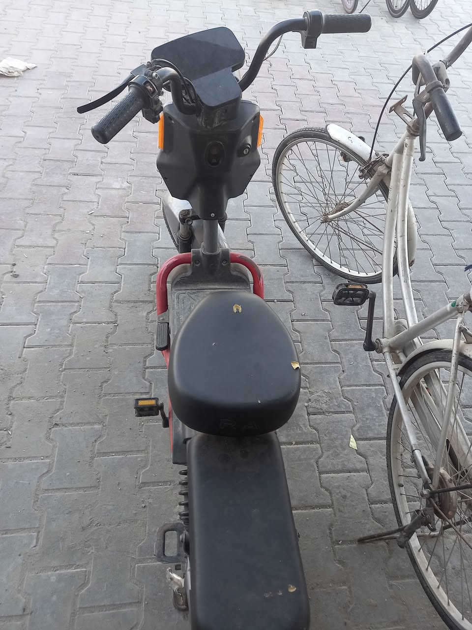 سلام عليكم لبيع دراجه شحن عاطله ابيع كوم حديد شراي خاص او تصال ***********
