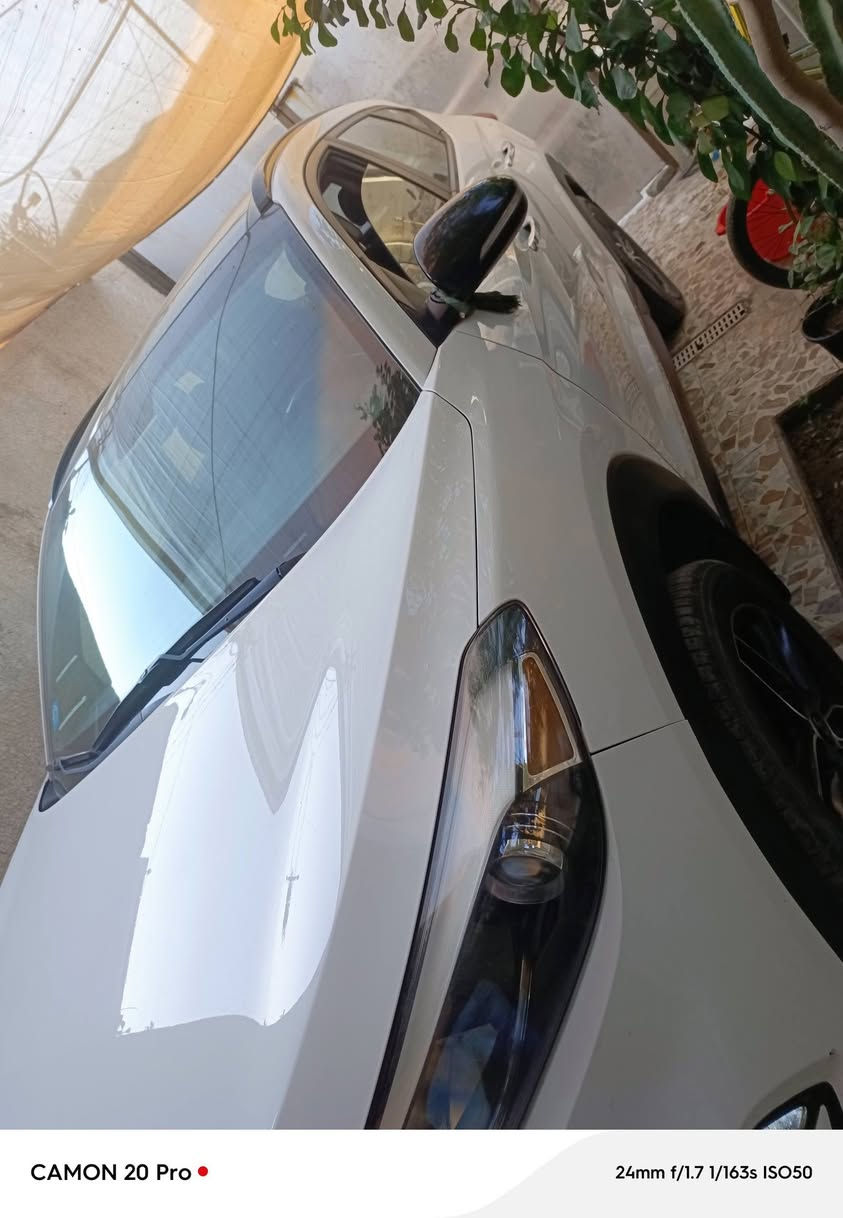 سلام عليكم
توكسان 2018 
ماشية 67 الف كيلو 
رقم بغداد جديد 
بنوراما 
رادار بالمري 
فور ويل
كاميرا 
قطعتين تبريد
محرك تيربو 1600 GDI
صور الحادث موفقة 
السعر 165 ورقة وبيه مجال 
هاتف ***********
