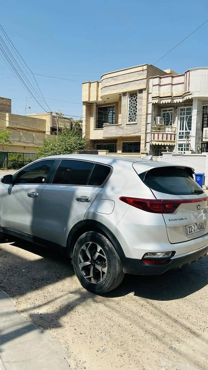 سلام عليكم سبورتج2021 موصفات تحكمات جهتين رادار فئت lX كروز سرعة تحديد مسار خير من الله موصفات صبغ جاملغ خلفي فقط ماشية 70 بسمي احولك ثاني يوم سعرهة 152 بيهة مجال شي قليل 
***********
