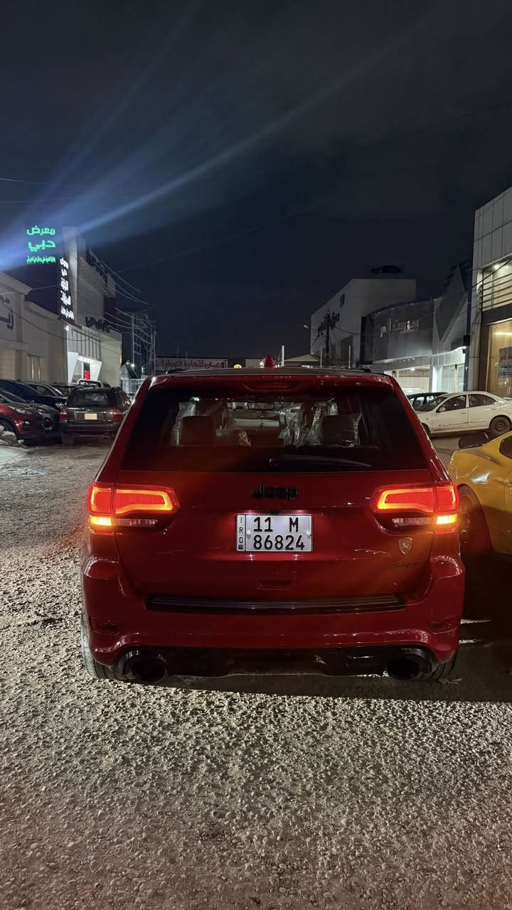 السلام عليكم 
جيب SRT 
2020 خليجي 
فول 1/1 
6،400 محرك 
كشنات تدفئة تبريد 
كراسي كهرباء 
بنوراما 
صندوك كهرباء 
ستيرن كهرباء 
شاشة جبيرة
زراك لايت
عداد شاشة 
كشنات SRT گنتارة 
ومعروفة مواضفاتها 

مكفولة بيها فقط رصعة بل بنيد وطالعه 
بسعر مناسب ✅

للاستفسار :***********
