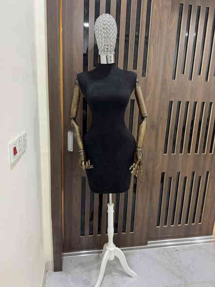 منكان نحت السع ٢٠٠ الف قفل جديد غير مستخدم شراي واتساب *********** ام جنه
