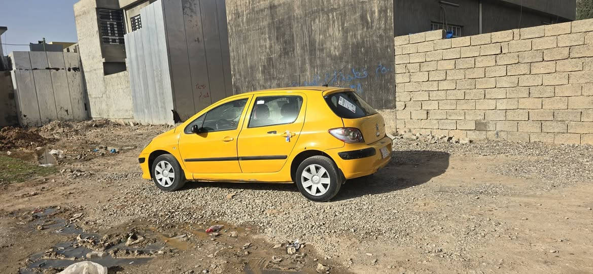 بيجو ٢٠٠٦ رقم كركوك سنويه عاج صاقطه كير محرك كورلا بل شرط نقابه صفر بطاقة بانزين بيها للبيع السعر ٣٢ مكان السياره كركوك غير متواجد عل فيس اتصل على الرقم رجاء ***********
