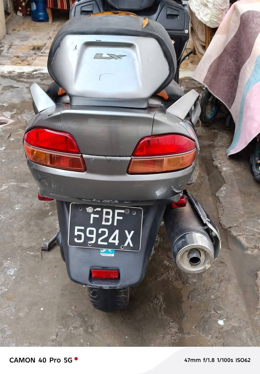 سلام عليكم من رخصت الدمن عندي هاي السكاي شغاله مكينه كير مكفولات الدراجه بس الماطور مال الكير مابي حار اني ابيع ع وضعها لا وديتها لحد ولا شايفها مصلح عايفها بلبيت واريد ابيع ع حطتها لتخابرني تكلي شبيها مابيها نقص بس حار مال الماطور مال الكير قايش جديد مكينه مابيها شي كلجات مابيهن شي كفرات ٨٠ بلميه هذه رقمي ***********الشراي يتصل مستعجل ع البيعه السعر ٩٠٠ وبيها مجال قليل مكاني بغداد
