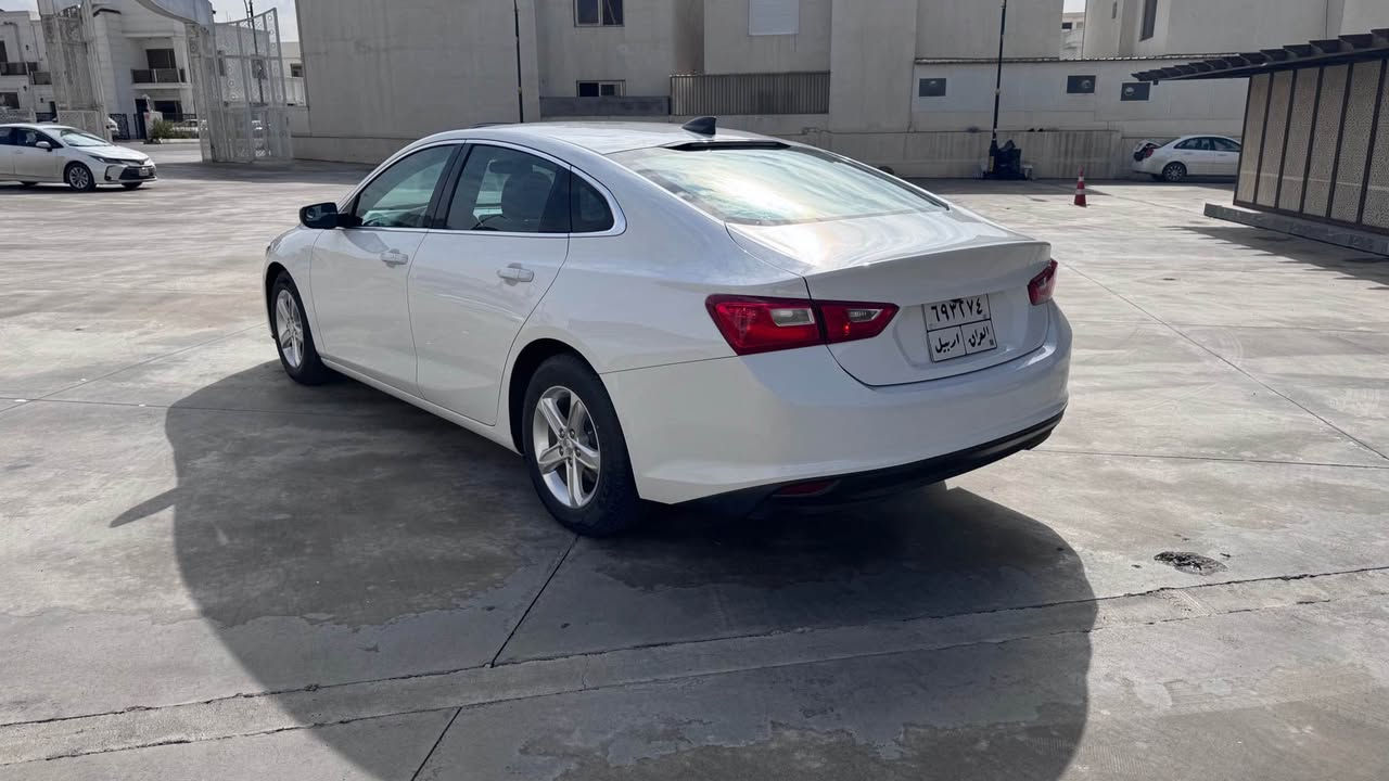 ماليبو ٢٠٢٠ LSشاشة گةورة بةسمة شةغال تبريد مةركةزى ٢ سويج گئرو مةكينة بةشةرت نةكرايتةوة بةردى گزؤز بيلادى ٦٢ميل رؤشتية دوو پارچةى بؤياغة بئ ژورئ بئ أرباگ بةناوى خؤمةسةنةوى  بةسةر نةچوة 
١٠٩ مةجالةكى برايانة
*********** أربيل, العراق
