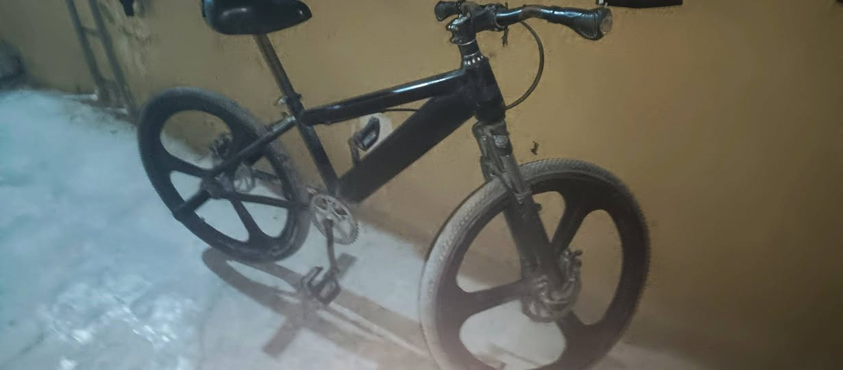 بايسكل جبلي للبيع يحتاج زنجيل و صجم سعره 60 بي مجال خاص


**إذا كنت صاحب هذا الإعلان وتريد حذفه لأي سبب، رجاءا أرسل رسالة إلى الدعم الفني**