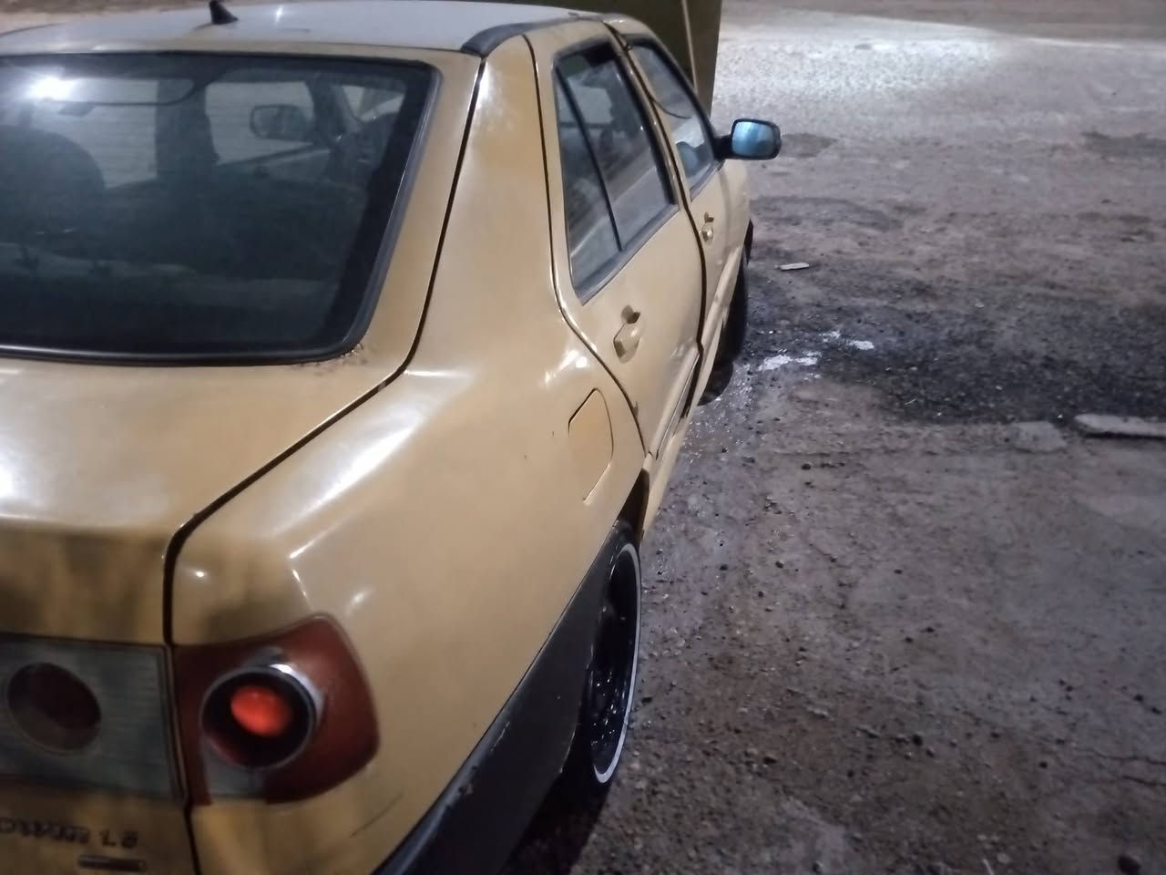 السلام عليكم سياره للبيع جاهزه. محرك وكير مكفولات تخم وتاير وسياره مصفره من كولشي ولي شراي يجي خاص /***********
