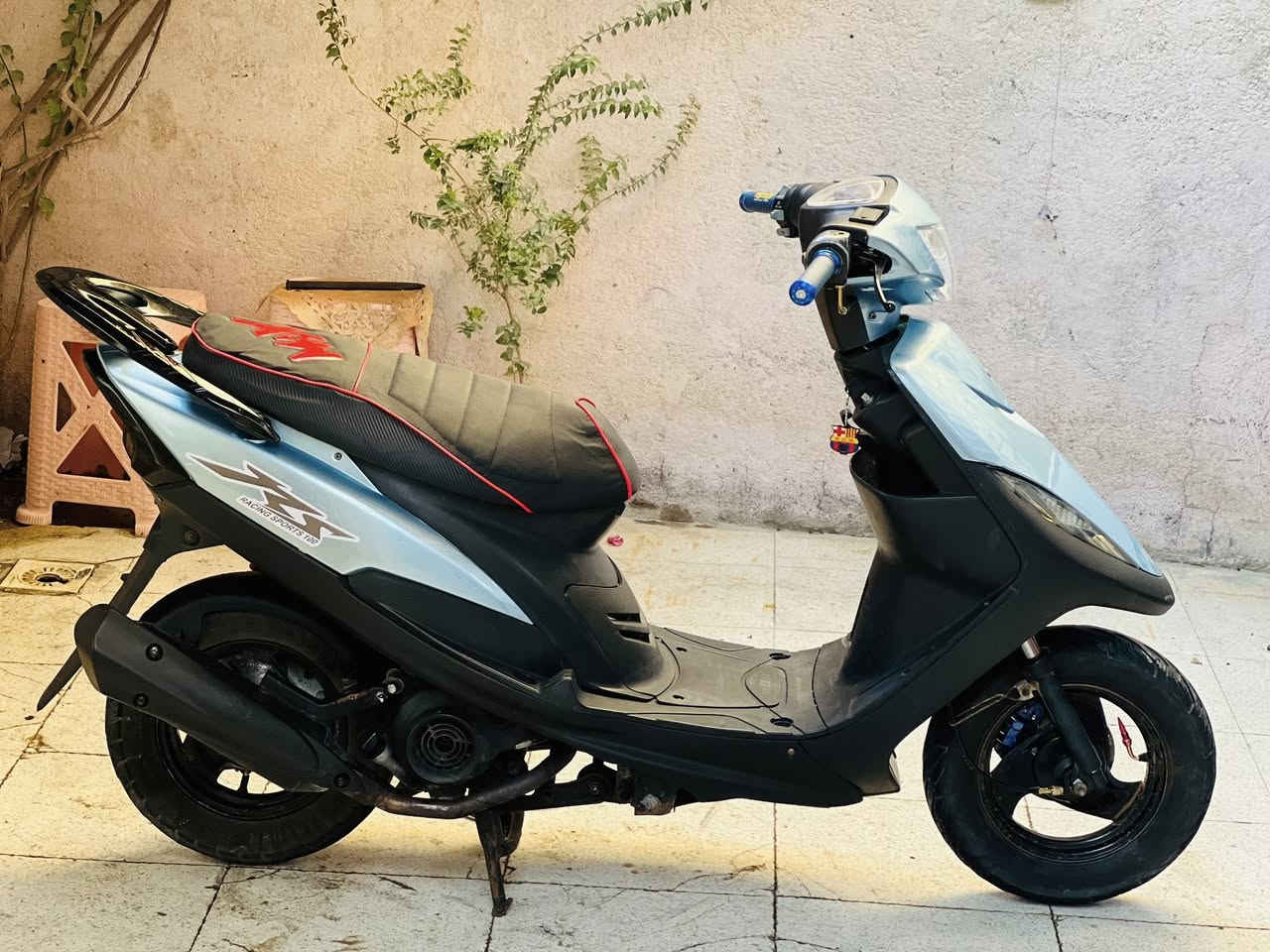 سلام عليكم
دراجه للبيع ماكس عدله
كهربائيات كلها شغاله نكره سلف دراجه نضيفه كلشي ما عوزها 
سعر 525 وبيها مجال مكاني ناصريه شارع 30
***********
