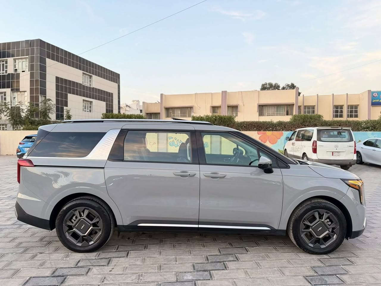ياالله

السلام عليكم 

كيا كرنفال هايبرد 2025 SX  بلاك ادشن برستيج وارد امريكي 

Kia Carnival Mpv Sx Prestige 2025 1.6 Hybrid

                  Hybrid حجم المكينه : 1.6 تيربو + هايبرد 

         المسافه المقطوعه : 13000 ميل

            الضرر : بنيد دعاميه مبدلات نفس الون

             حالة الايرباك : دركه + دشبول 

#مواصفاتها 

1.شاشه

2.كامرات 360

3.بصمه

4. بنوراما فتحتين

5.ويل كب اسود

6. تشغيل عن بعد

7.حساسات خلفي امامي

8.بيبان كهرباء

9.لايتات لد

10.لايتات زنون

11.بكلايتات لد

12.اشاير بالمري

13.رادارات 360

14.كشنات جلد 

15.ثلاث قطع تبريد

16.هيترات بالكشنات حار بارد امامي خلفي

17.هندبريك بصمه

18.شحن وايرليس

19.هيتر بالاستيرن

20.كشافات 

21.مري شفط

22.كشنات كهرباء امامي خلفي

23.كشن السايق ميمري

24.تحديد مسار

25.نظام ايكو سبورت عادي

26.كامرات محيطية داخل السياره

27. كشنات خلفيه 

فول موصفات 1/1 جاهزه مرقم بغداد 

  

تفاصيل اكثر هذا رقمي *********** تحياتي 

مكاني السياره النجف الاشرف
