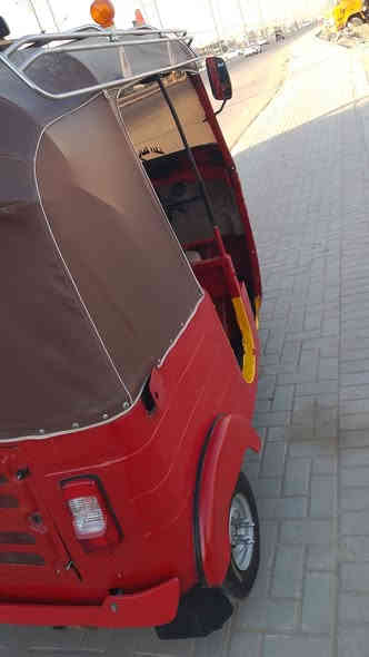 رقمه. قادسيه 18
مكاني واسط قضاء الصويره 

***********
سعره 4200وبيه مجال 
معمره تعمير كامل تجفيت جديد شركه ظفاير. جدد زنون كهربائيات كله شغال قمجيات جدد صدر جديد ماشه وفج  بريك بلمكان
