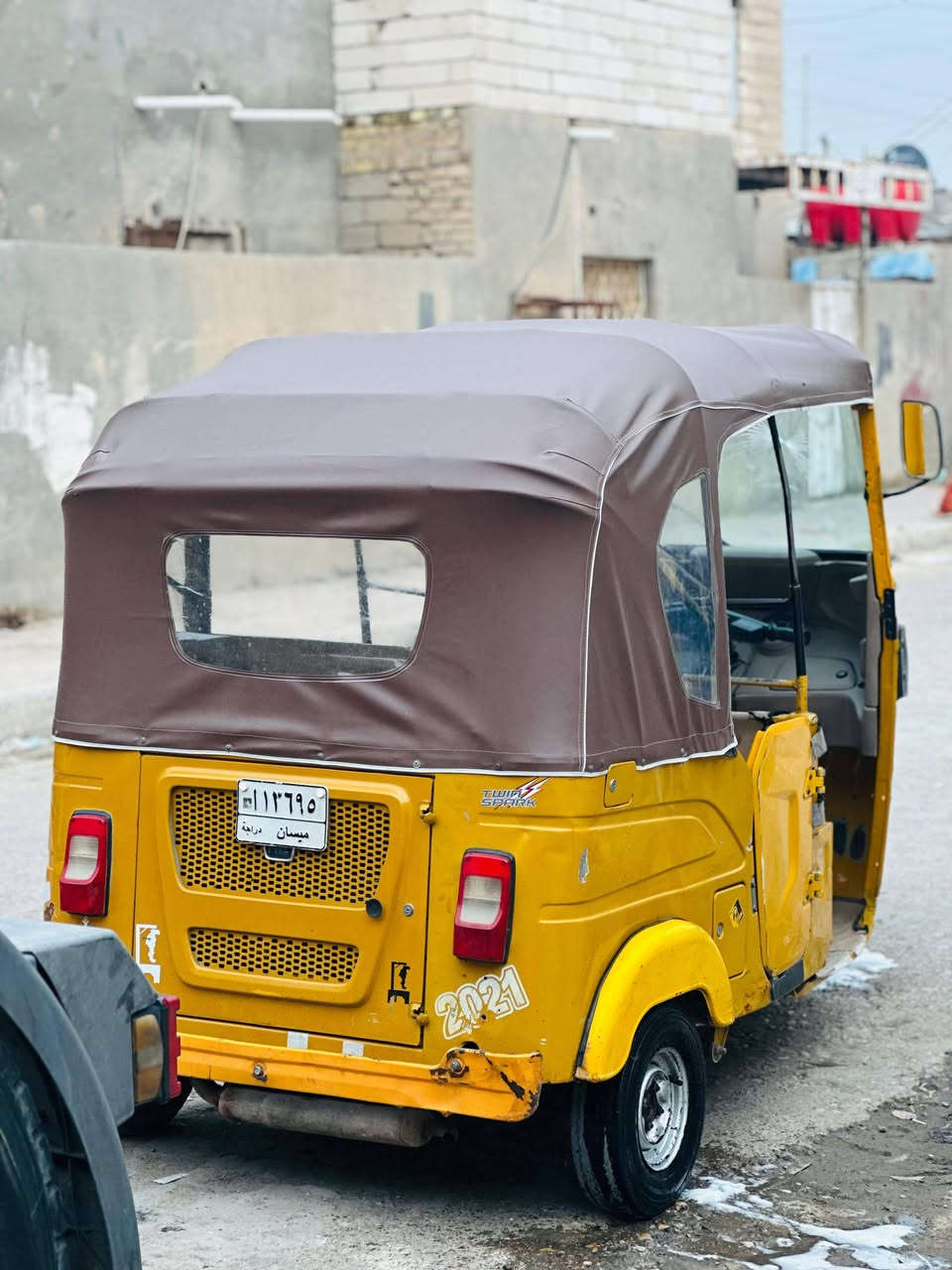 السلام عليكم تكتك واحد وعشرين البيع رقم وسنويه بيه ضربه منفحه البانزين وبيه خياسات قليع تكتك مفتوحه السعر 6500 وبيه مجال قليل حكجيه الاستفسار عله هاذ الرقم ***********،،📞
