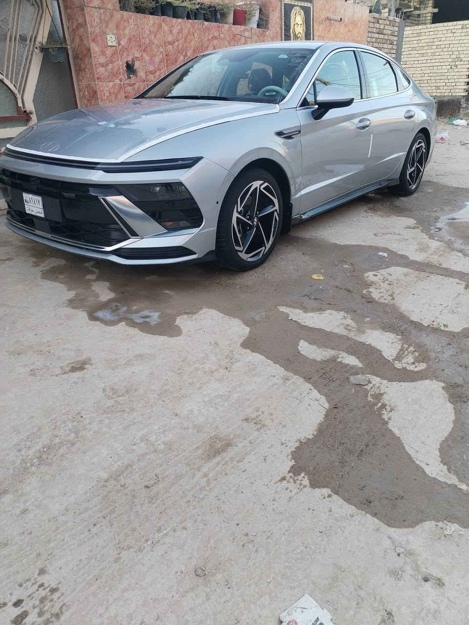 السلام عليكم سوناتا للبيع موديل ٢٠٢٥ حادثه فقط جاملغ امامي نفسه مصلح ليبل واحد بدون اي تبديل بدون دواخل ماشيه ١٢ الف فول موصفات ماعده البني راما مكينه ٢٥٠٠ تنفس طبيعي السياره بدون رقم منفيس باسمي مكاني بابل مركز بيع مستعجل الاستفسار الاتصال على الرقم *********** السعر خابر على الرقم
