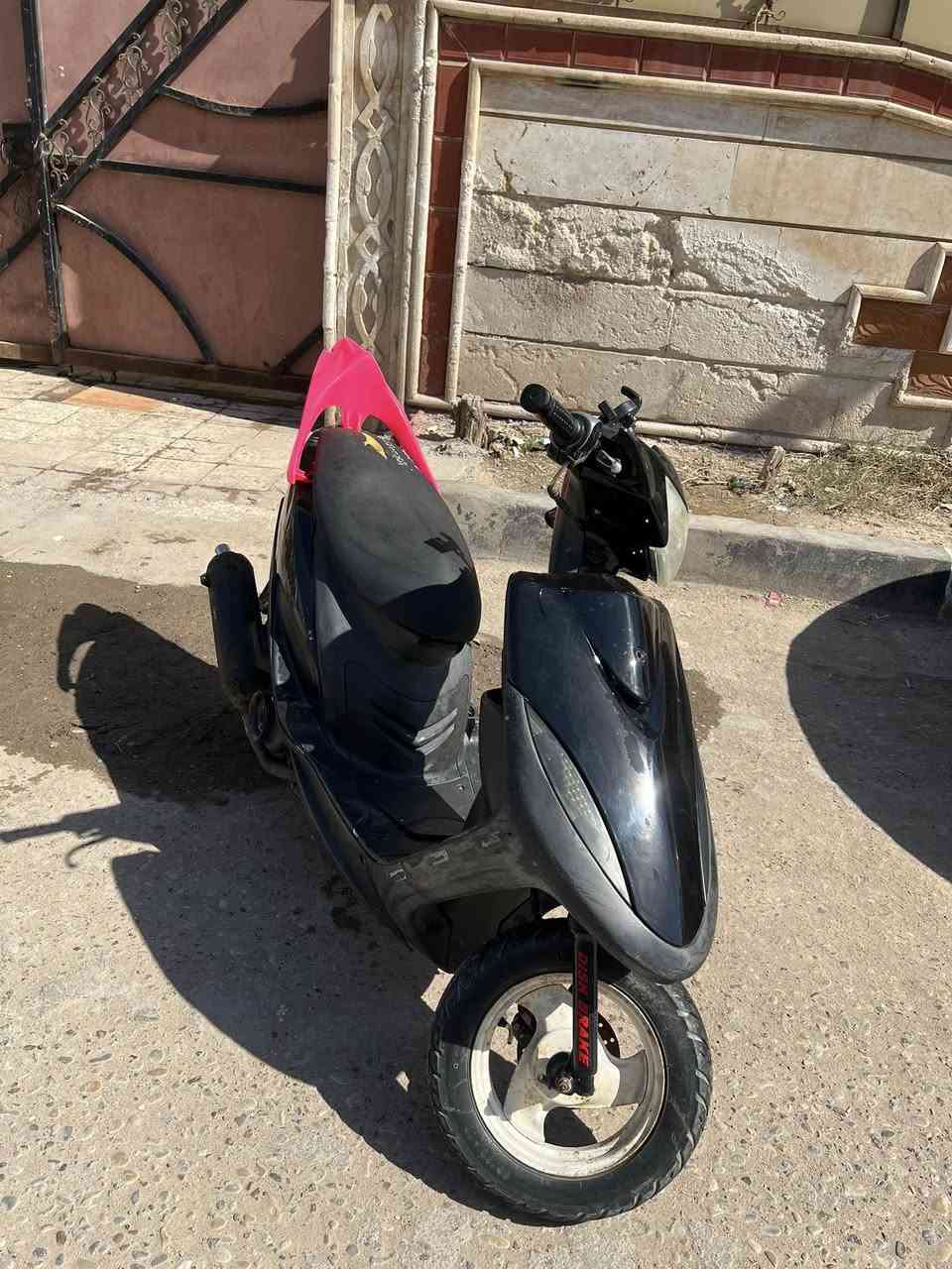 السلام عليكم ماكس عدله بوشه49 مفتوحه الدراجه نضيفه شلعه معدل فول الدراجه نقصها فقط سلف مره يشتغل مره لا مااعرف شنو السبب والباقي كله شغال بك لايت والايت الامامي شغال بس اني فاصله هورن شغال هندر شغال سبايدر رياضي ستان تلفون ماشاء الله تخبل السعر575 وبيها مجال قليل كلش اذا مو شراي لا تكسر بحلالي العنوان البصره الجبيلة ***********
