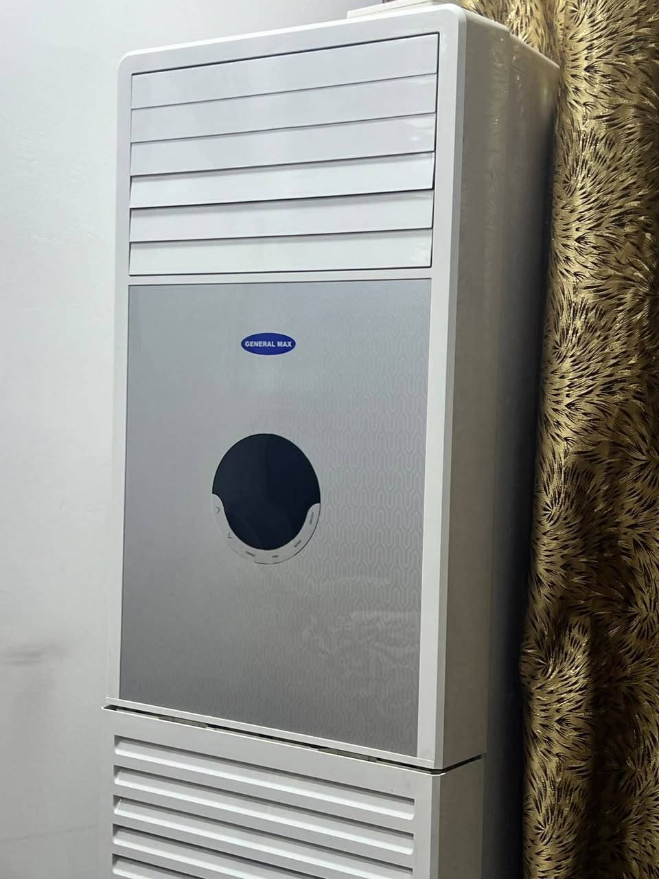 سبلت كنتوري طنين ونص للبيع  تبريد اذا مو ثلج مرجوع ع الفحص جديد تجي وتفحص كدامك سعره ٧٠٠ الف وبي مجال شي قليل مكاني الشعب الشراي يتصل ***********

