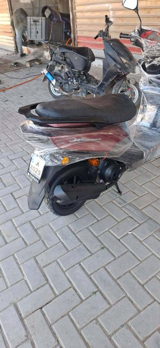 سكنس ما ناقصه برقي
محرك ياباني
محرك كلجات كبريتر جديد
كهربايات شغال سلف هندر  
٤٥٠ بي مجال شراي خابرني ***********
