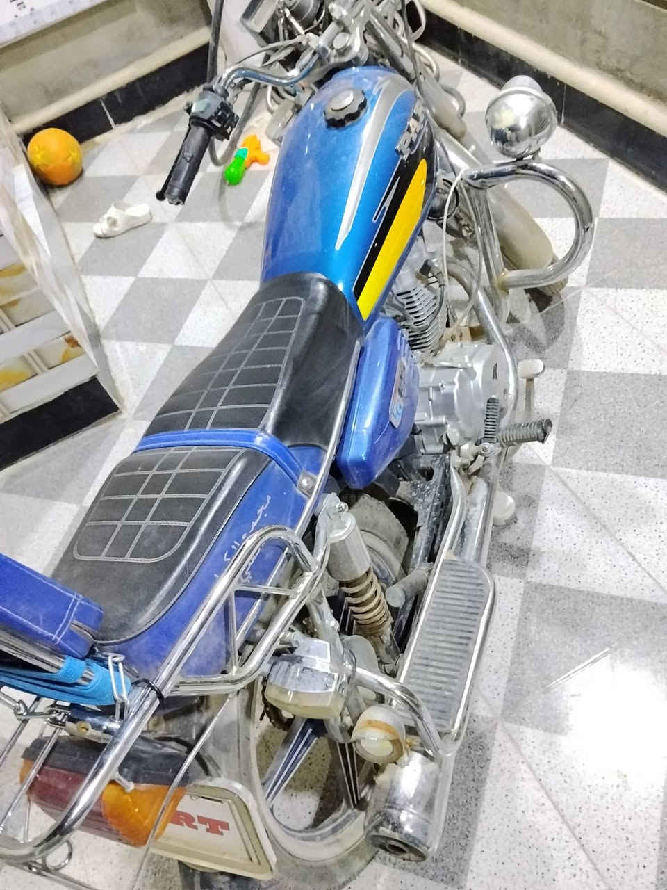 السلام عليكم دراجه سيفان للبيع موديل 23 جديده اوراق استنساخ ماخذه من وكيل كهربائيات كله شغاله سعر
650
***********
