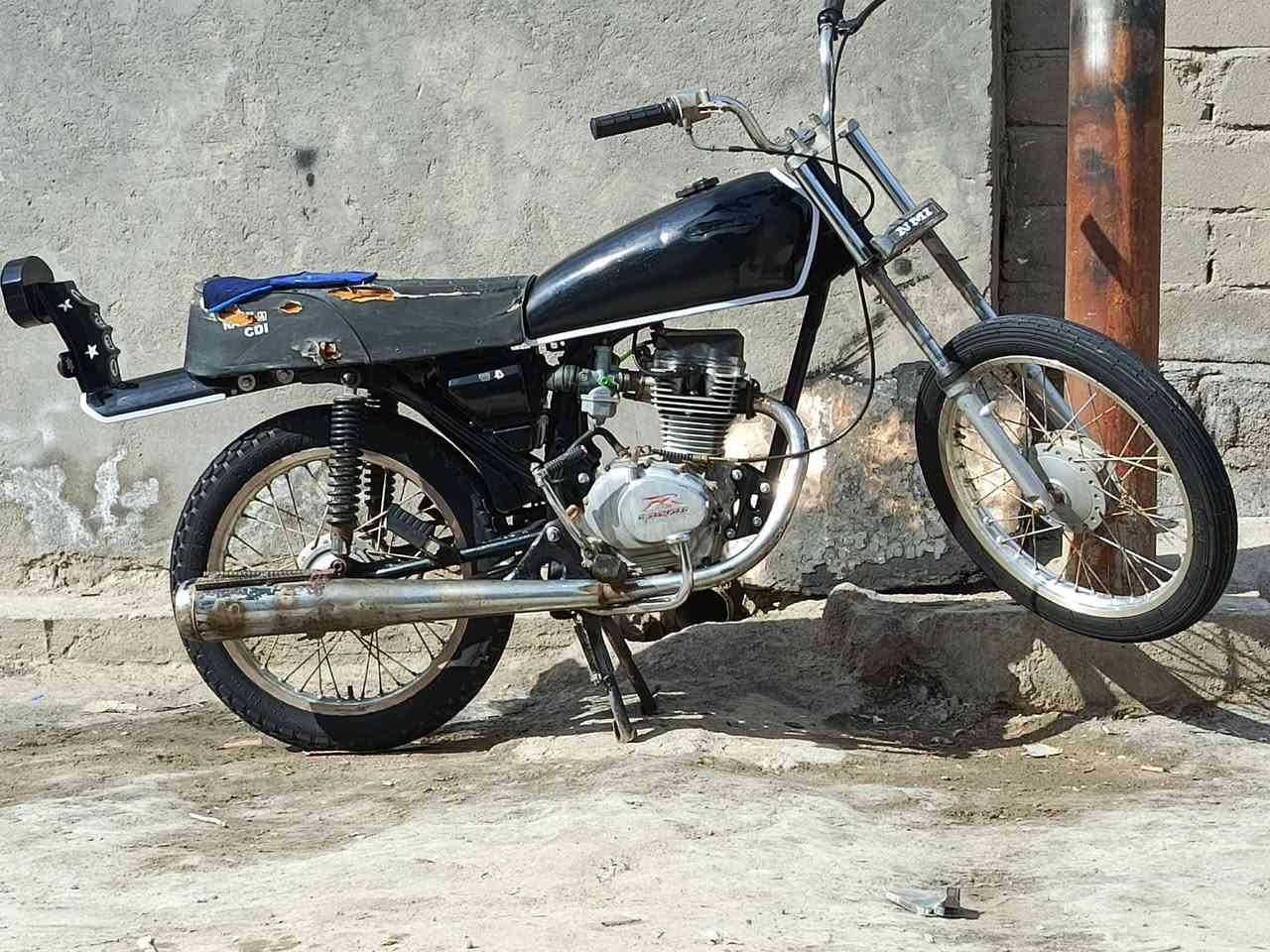 سلام وعليكم دراجه لبيع مكينه ناعمه كلش فصله اتخبل دراجه جاهزه الشراي ينتصل عل رقم او مراسله ***********
