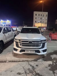 لاندكروزر VXR • ٢٠٢٤ • ماشيه ٢٩ الف