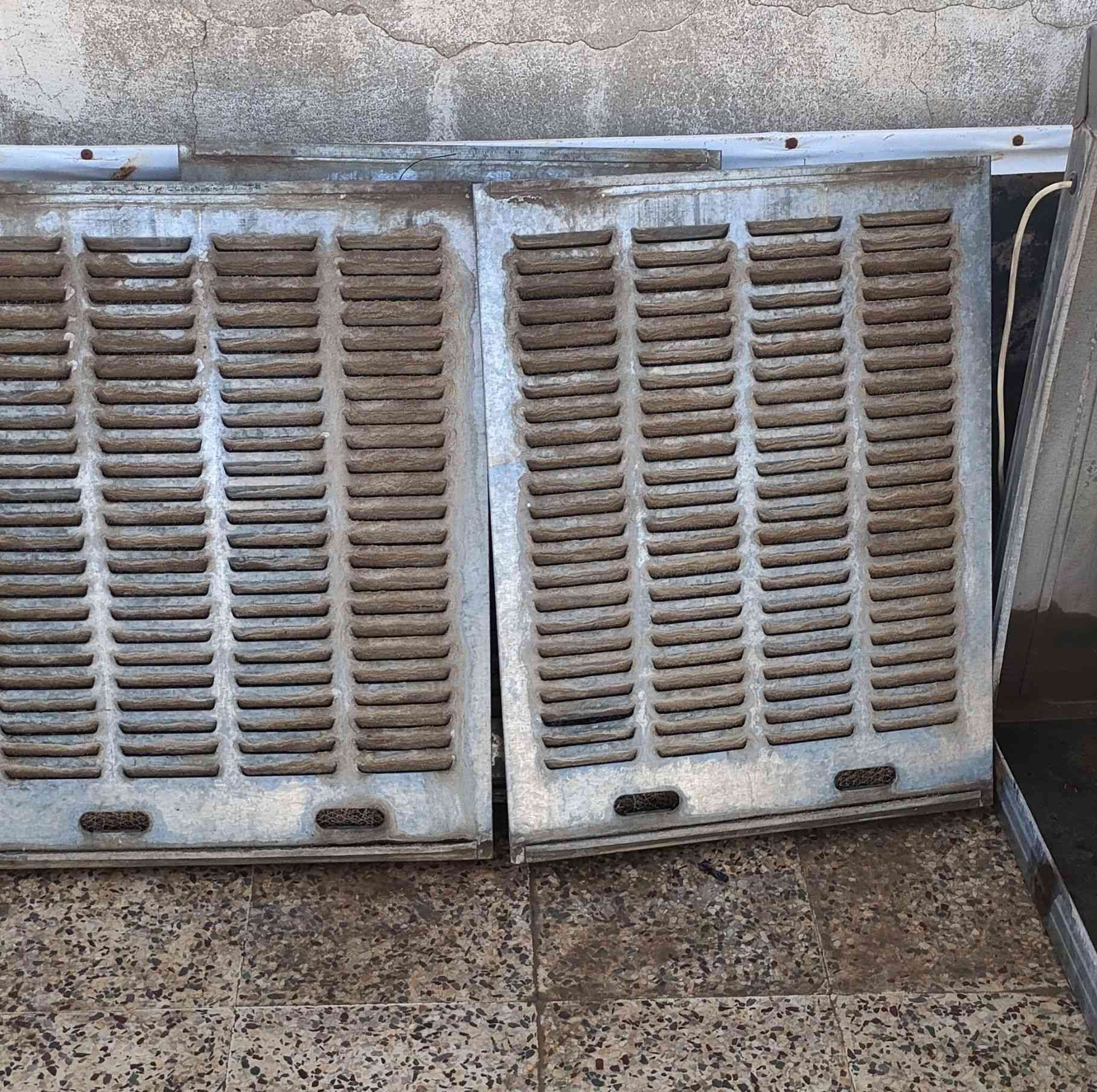 للبيع مكان ايسر الموصل 
مبرده شغاله حجم 2 ونص كامل هواها بارد سعرها 80
قاعده مبرده تعليك بالحايط سعرها 25


**إذا كنت صاحب هذا الإعلان وتريد حذفه لأي سبب، رجاءا أرسل رسالة إلى الدعم الفني**