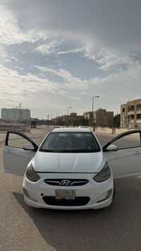 اكسنت • ٢٠١٣ • حادث ٣ قطع