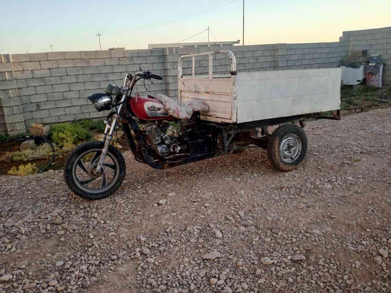 ستوته للبيع ماناقصها شي شغاله خير من الله 
كهرباياتها جدد سلف جديد ضفيره جديده بس عوزه باتري مابيها اوراق
المكان بلدروز قريه الحريه السعر 325 وبيها مجال
للستفسار ع هذا الرقم ***********
