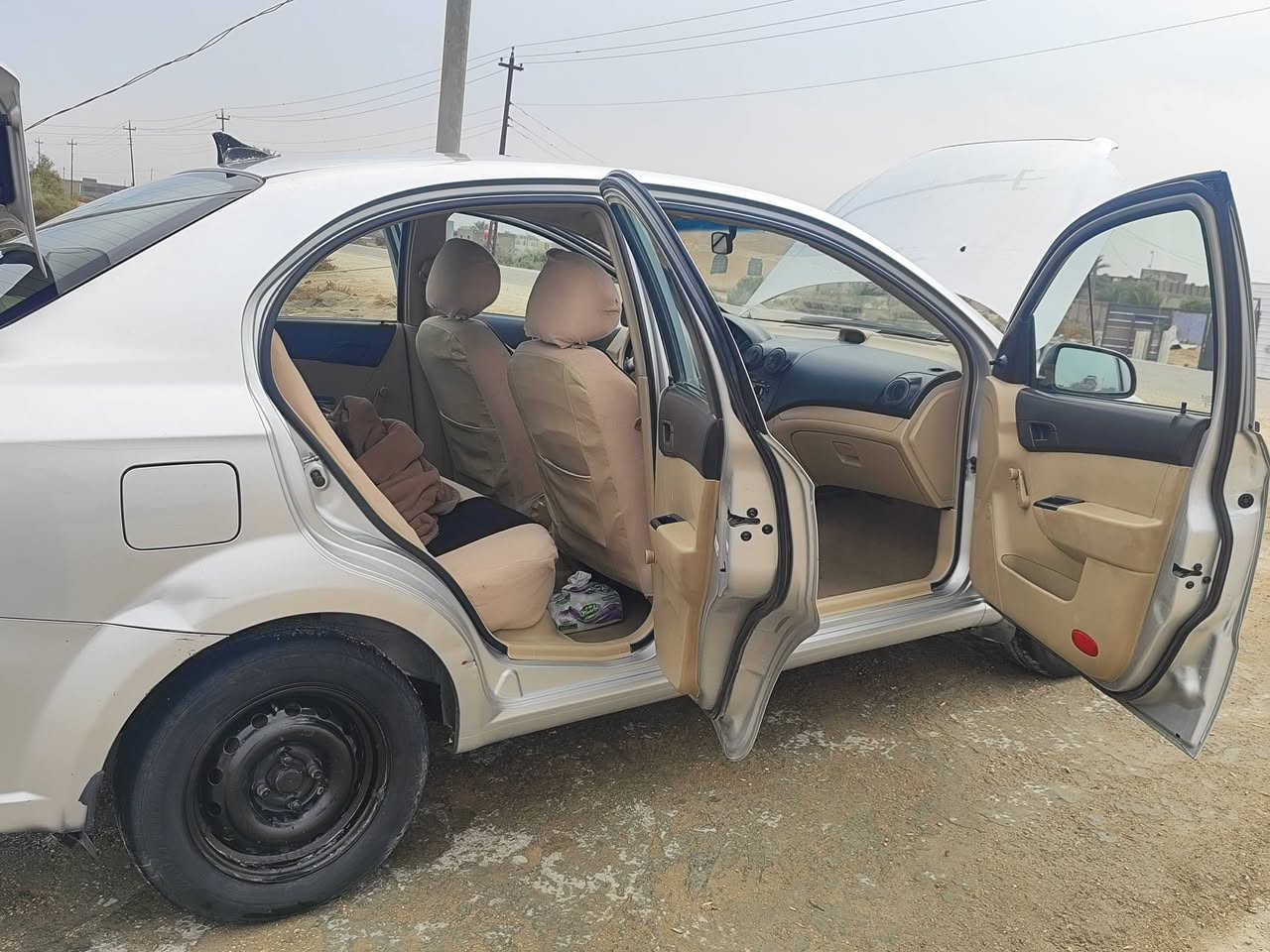 السلام عليكم افيو موديل2016 سيارة كير محرك  مكفول محرك1600 سيارة جديده بيع مستعجل سعر8 
***********
