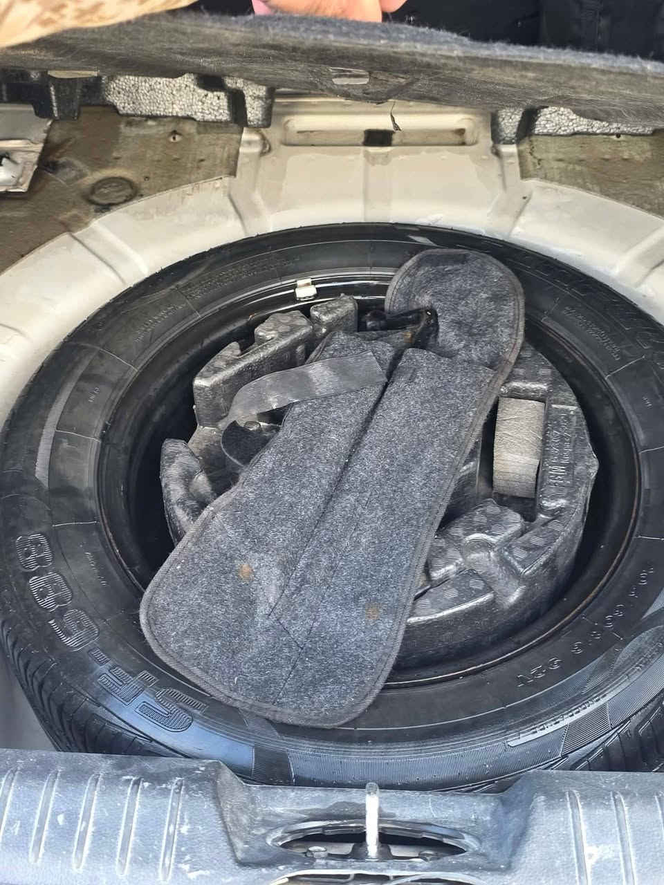 للبيع بسعر 80وبيها مجال بسيط
شوفرليت كروز خليجي 
موديل ٢٠١٢
بدون ضرر 
صبغ فقط دوسه جوه باب السائق وربع الباب جهة اليمين 
محرك اوبترا المرغوب 
تبريد شغال 
سنوية لي ٢٠٢٨ 
رقم اربيل الجديد 
شرعيها بالموصل تحويل 
مكان السياره موصل 
التواصل على الخاص مندوبه مبيعات اعرض سيارات مقابل عموله بسيطه


**إذا كنت صاحب هذا الإعلان وتريد حذفه لأي سبب، رجاءا أرسل رسالة إلى الدعم الفني**