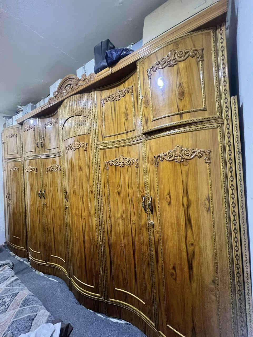 غرفه أخشاب تزكام. صاج داخل وخارج.  ٥ ملم.   ستخدم قليل.    نضافه موضحه بصوره ٩٠ بل ١٠٠.  نضيفه كلش من عدا كم شخط بسبب الانتقال من بيت ال بيت 

لون مميز. جكليتي.  الي تفيده يتصل. *********** 

مكان كربلاء حي الغدير.
