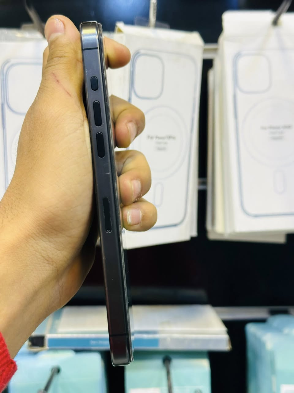 السلام عليكم
iPhone 15 pro max
ذاكره 256
مبدل شاشه وبطاريه ومبدل كامره مكتوبه مستعمله يعني اصليه الجهاز عربي شرق اوسط A/AA مكاني بغداد مدينه الصدر السعر 640 رقمي ***********
