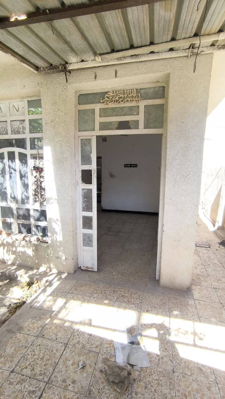 منطقة الجواهري 100 متر للبيع
طابق ونص

***********
