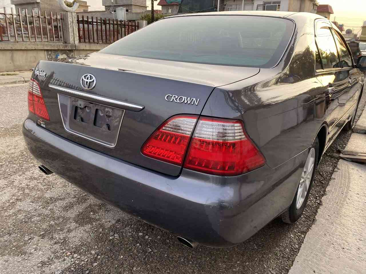 شاهینە مۆدێل 2006 بڕاوە بێ بۆیاخ
دوو دووگمەی ناو قەیسی پاک و بێ مەسرەف
ڕەقەم شانسی و کەڤەر گۆڕاو بەشەرت
سعری 45گەڵا و مەجالێ کەم
(بۆ مەعمەلە تەلەفون بکە (***********
