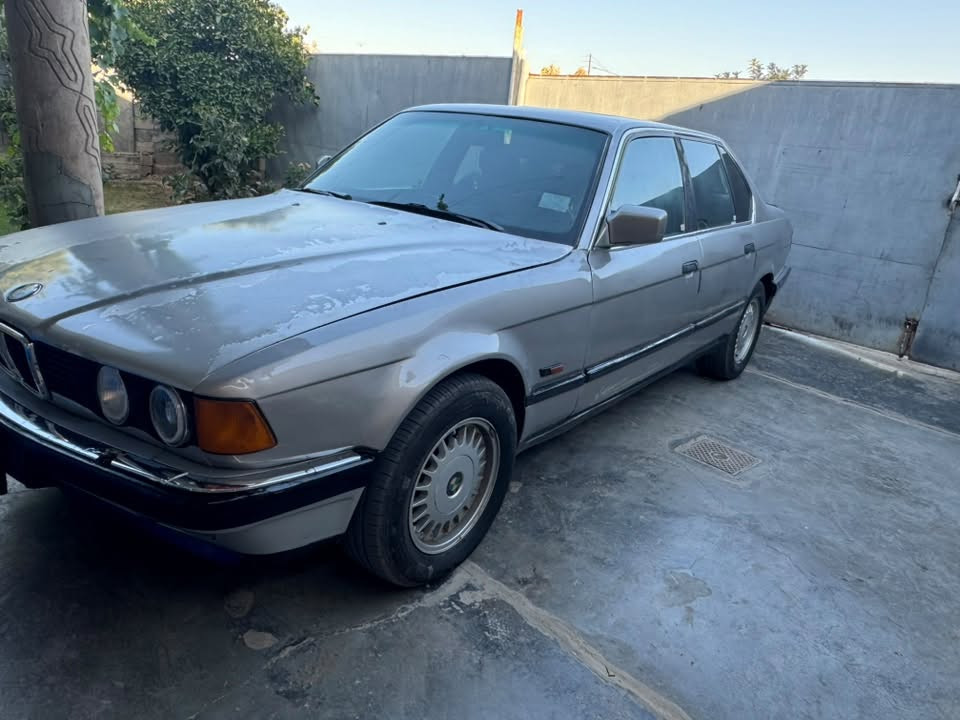 BMW 735 
للبيع سيارة مكفوله كير ومحرك وتبريد شغال سيارة فول فتح سقف شغال بيها  صدر امامي وخلفي مبدلات جديد وتخم  تايرات جديد هم سيارة ما بيها اي نقص للبيع ب48$
الشراي يتصل ع هذا رقم ***********
