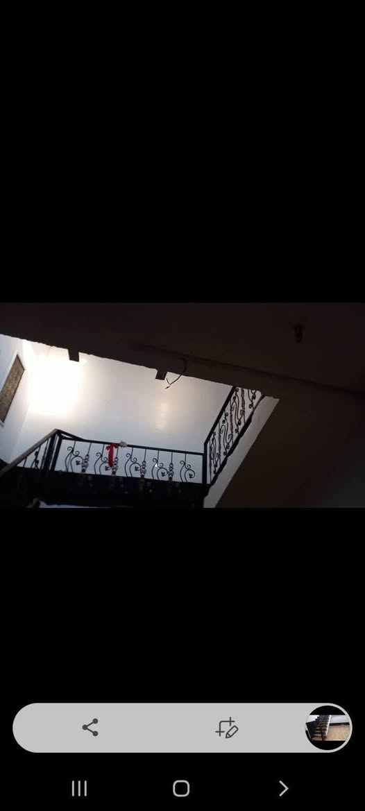 السلام عليكم دار للبيع زراعي سند 25
100متر العنوان الشاميه خلف السايلو الاستفسار على الرقم ***********
