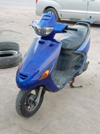 دراجه فراشه للبيع ما مفتوحه جديده كلشي بيه شغال سلف هندر كهربائيات الي...