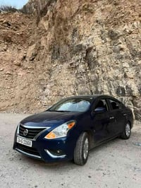 شباب نيسان فيرسا 2019 امريكي ظربتهه الجاملغ الخلفي بس والجنطه مصبوغه غ...
