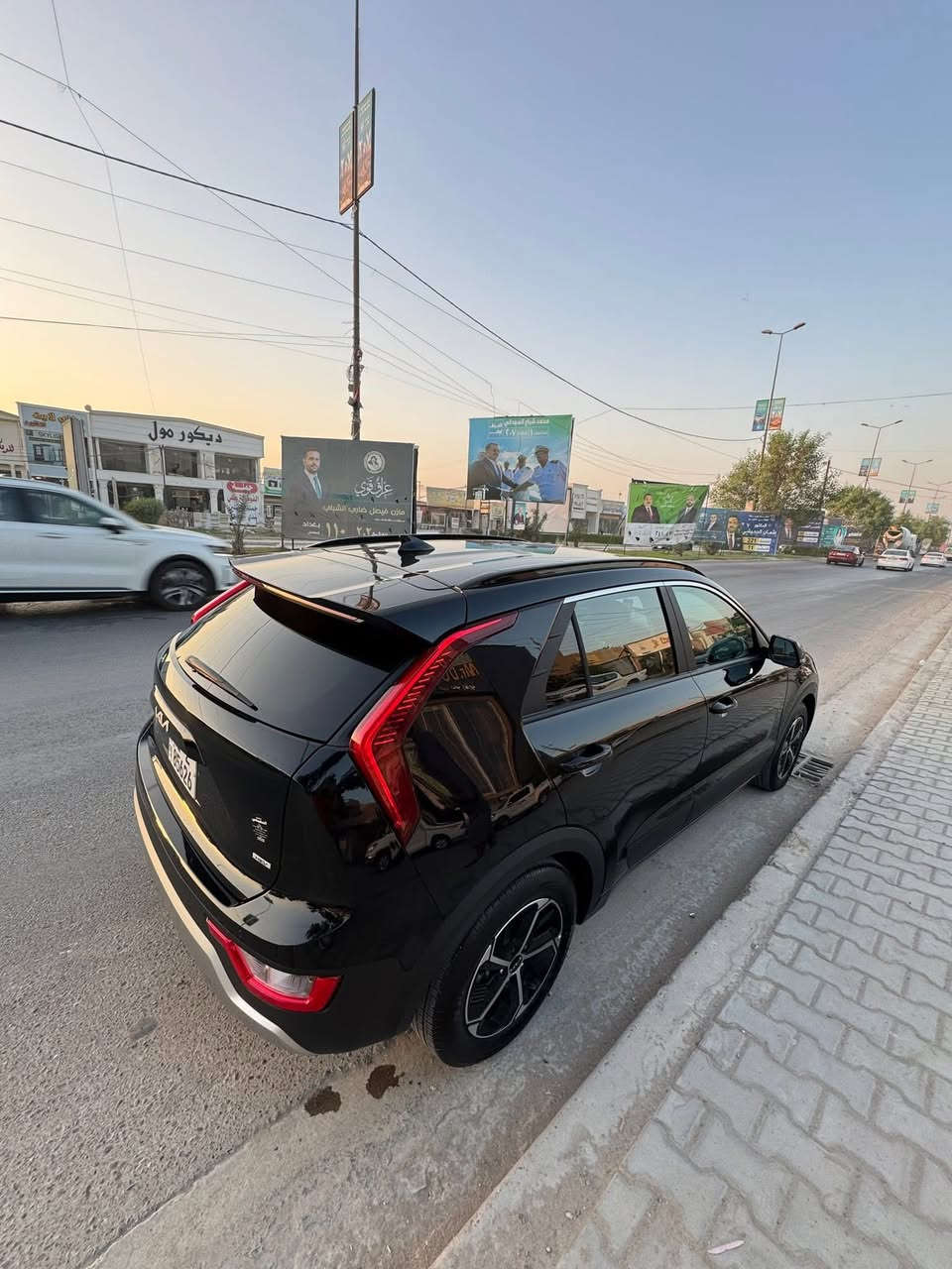 سلام عليكم
كيا نيرو هايبرد (2023) نضيفه وجديد

رقم بغداد بسمي ماشية 25 الف كم

السياره حادثهه فقط جاملغ السايق ايرباك استيرن وحتمال دشبول فقط

المواصفات:

ترحيب دخول

نظام ايكو وسبورت قيادة

بصمة أبواب + تشغيل عن بعد

بطارية ليثيوم

هندبريك بصمة

إشارات بالمرايا

شاشة كبيرة + كاميرا خلفية دوارة

ستيرن متحرك + شفتات بالستيرن

تحكم ستيرن جهتين

تبريد منفصل + تحكم بالتبريد من الشاشة

كراسي تدفئة + كرسي كهرباء

أوتو هولد

رادار أمامي وجانبي وخلفي

مانع تصادم + محدد مسار + تصحيح مسار

مثبت سرعة + مانع انزلاق

كشنات جلد ومخمل

مرايا رادار + نقطة عمياء

شاحن وايرلس + شحن بالكشنات

شاشة أعطال + عداد ديجيتال

إضاءة أمامية وخلفية وكشافات LED

إنارةتلقائية Auto

نظام صوت Harmon Kardon

أوامر صوتية + GPS + نافيجيشن

حساسات إنارة، مطر، إنفاق وضغط هواء الإطارات

تبريد قطعتين + قيادة ذاتية بالطريق

كندشن مركزي + حاملات أكواب + USB + Type C 

إنارة متغيرة بالدشبول

السعر : 160$

بيهه مجال بسيط

مكاني: بغداد / الغزالية

للاستفسار الاتصال على: ***********
