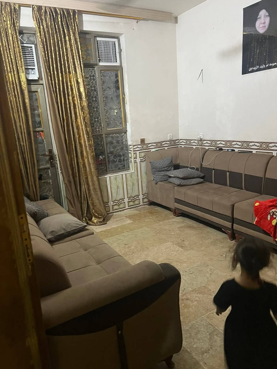 سلام عليكم دار لبيع مساحه ٧٥ متر في شارع خاوله طابقين ونص بي أربع غرفً وصحيات ٣
اتصاله ع رقم ***********
