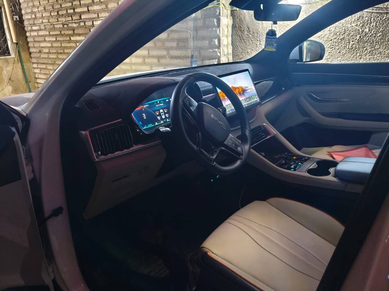 السلام عليكم . رقم سياره اربيل ومكان سياره بغداد
سونك بلاص dmi Awd 1500 Tضمان نات لون ابيض خليجي

السعر 35600وبيها مجال 

 ماشيه5500 كيلو مجمل..تفاصيلها 4000 على الكهرباء والباقي عالمحرك 
السياره كفاله عامه بيها سونر من المندلاوي قبل يومين السياره دفع رباعي ماطورين 320 حصان ..بطاريه كبيره شاحنتين وسبير ارضيات حوضيه اصليه من اربيل السياره بحاله الوكاله مبدللها دهن من الوكاله باقي مواصفاتها خليجي ومعروفه رقمها اربيل شرط تحويل  مكان السياره بغداد 

السعر 35600وبيها مجال 
***********

