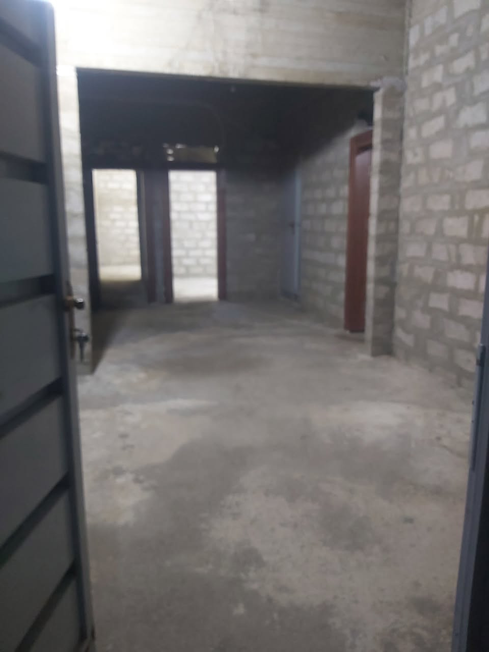 بيت للايجار حي الانتصار هيكل مدرز غرفتين   قرب مدرسة سعد ابن معاذ قريب على مول تبارك الرحمن وجامع نور الجلالة  مساحة 110 متر   ***********
