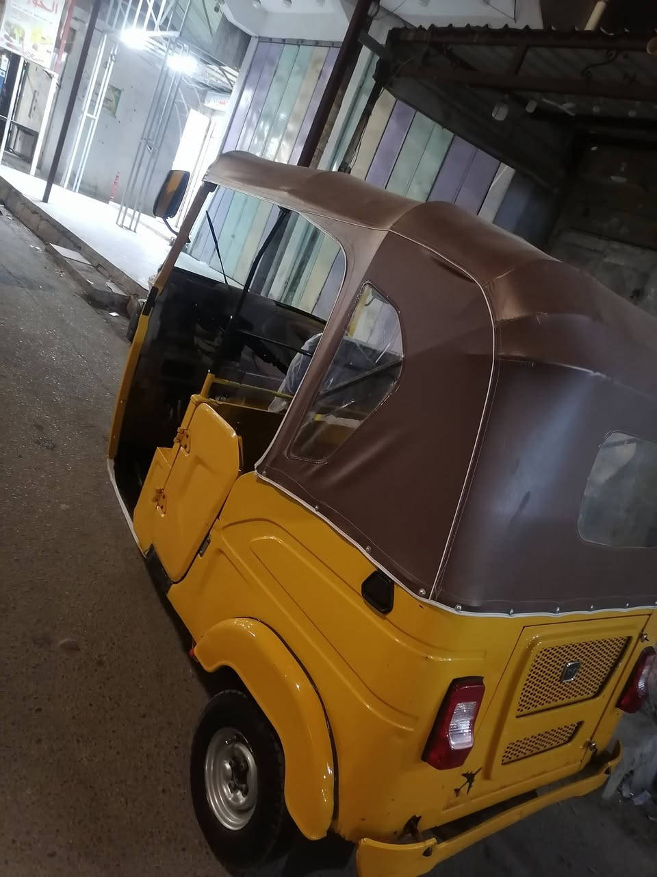 السلام عليكم شباب تكتك للبيع موديل 21 شراي يتصل  ***********
