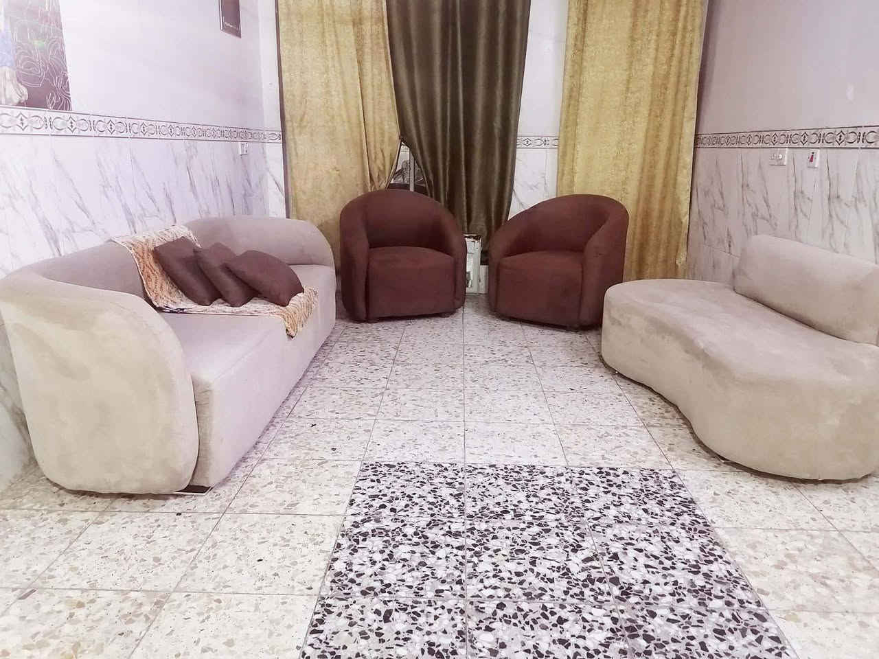 تخم مستخدم الاسعار تبداء من 80 الف الى 695
متوفر  تخم  وديوان تركي عراقي مصري
4 مقعد
6 مقعد 
7 مقعد 
8مقعد
10 مقعد
13 مقعد
16 مقعد 
التوصيل لكل العراق متوفر 
والعنوان بغداد منطقة العريفية
نشتري ونبيع الاثاث النظيف فقط


**إذا كنت صاحب هذا الإعلان وتريد حذفه لأي سبب، رجاءا أرسل رسالة إلى الدعم الفني**