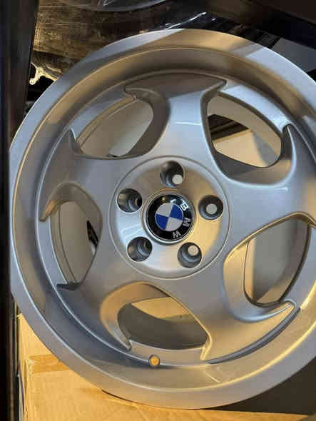 متوفر من جديد ويل M فايف حجم 17 تو سايز – جديد
💲 السعر: 300 دولار

🔁 البيع ومراوس
💬 شعندك خليه… M هامان نراوسك كل ويل وسعره
📱 واتساب: ***********
🚚 يوجد توصيل لجميع المحافظات
📍 الموقع: بغداد – حي العامل – شارع 7 نيسان
