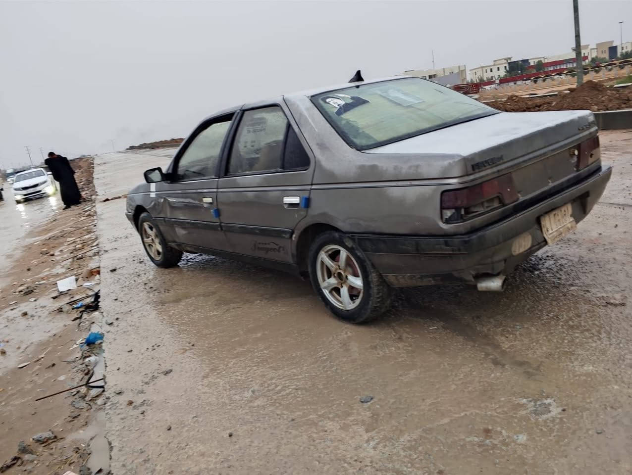بيجو  فرنسي  محور كولاه  سياره حلوه ومال جناي  رقمه كربلاء صاحبه يريد مداور        خوش سياره سعر مالته 25 وبيه مجال  وهاذه رقمي خابر وبيك خير وتدللل  وال سياره  مكانه ناصريه غراف ***********
